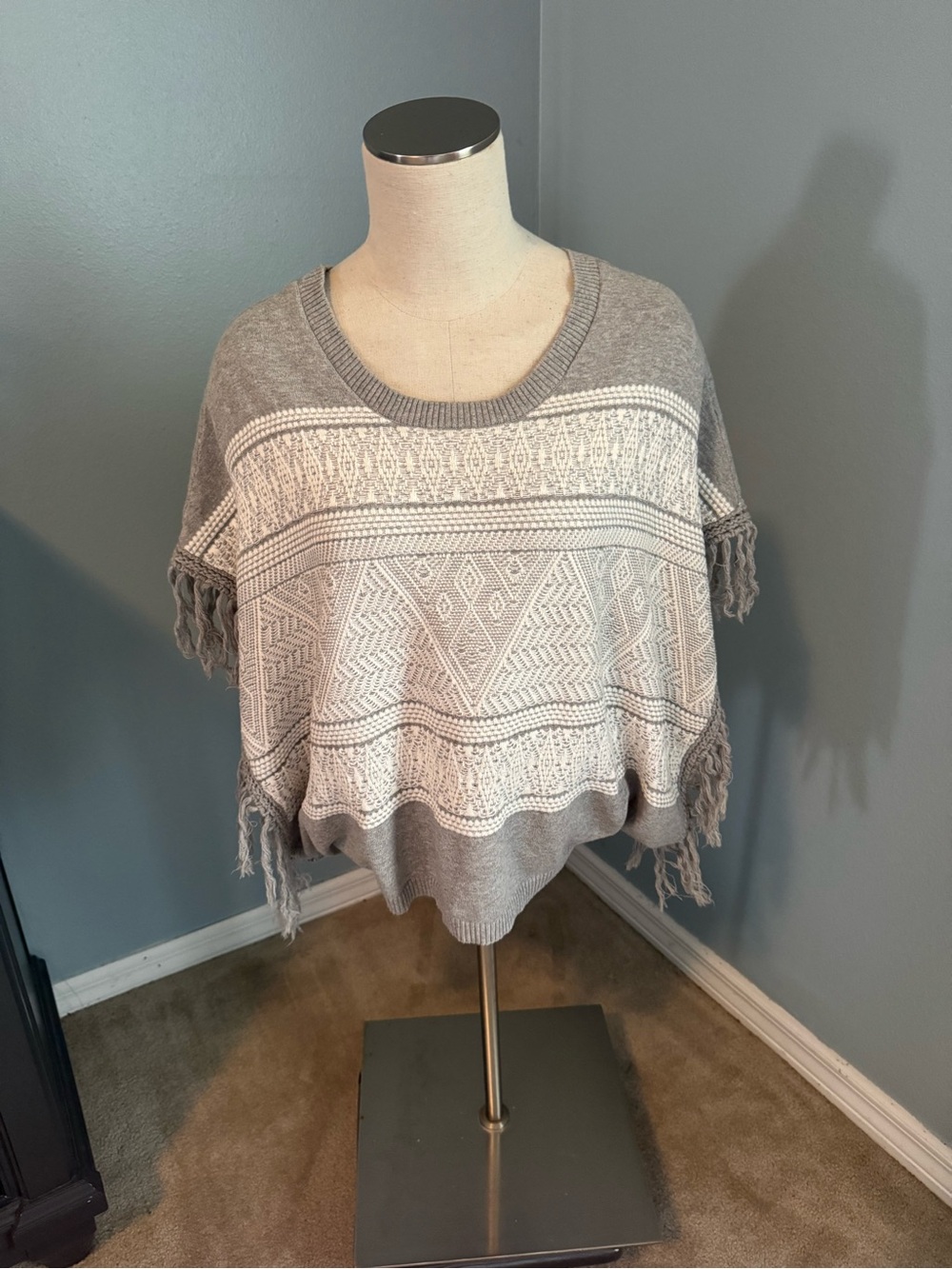 Billabong Hermosa Poncho Gray & Cream Knit Fringe